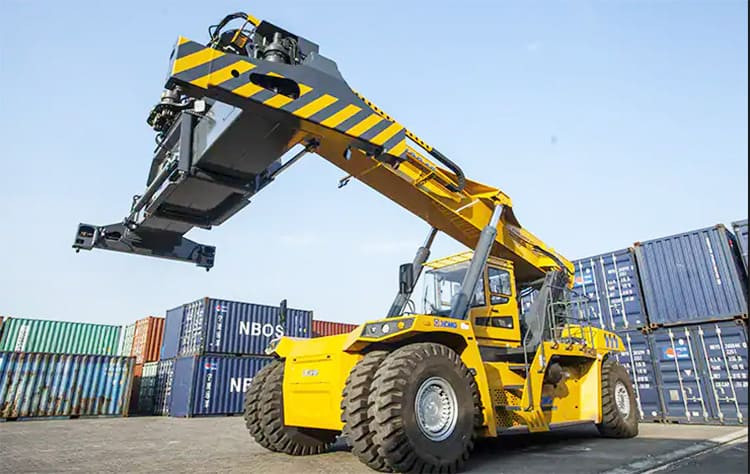 Reach Stacker