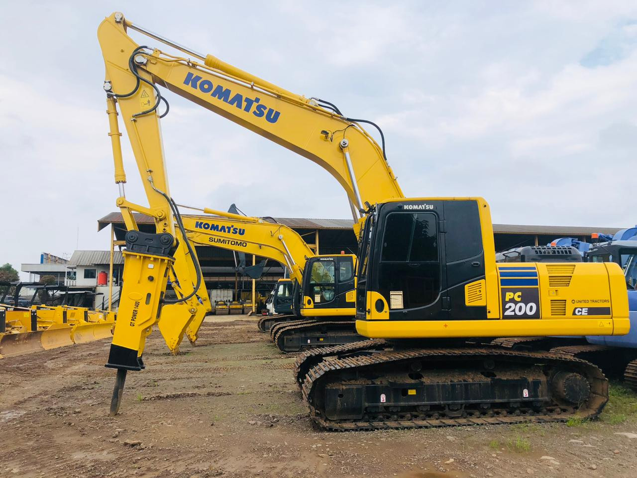 Komatsu PC200-10 + Breaker
